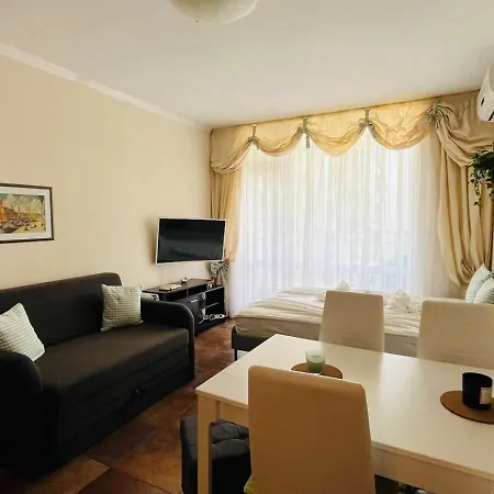 Abelia а-21 Sunny Apartment *